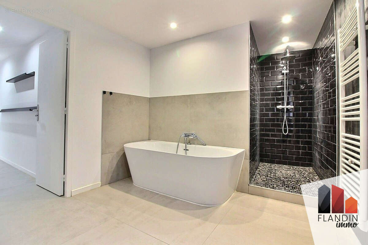 Maison à SAINT-ROMAIN-EN-JAREZ