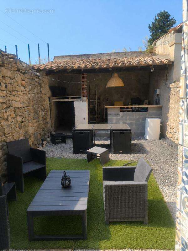 Maison + patio + garage - photo 3