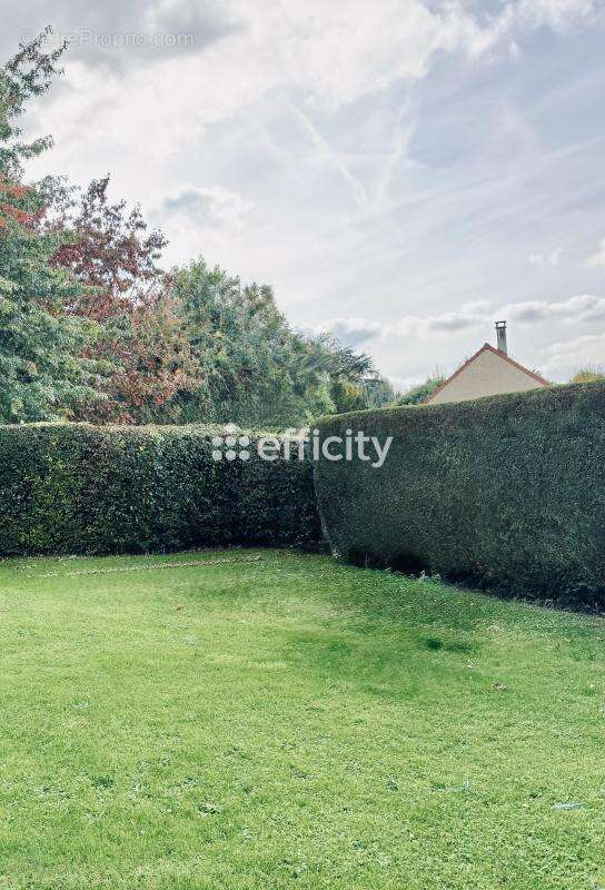 Maison à MAGNY-LE-HONGRE