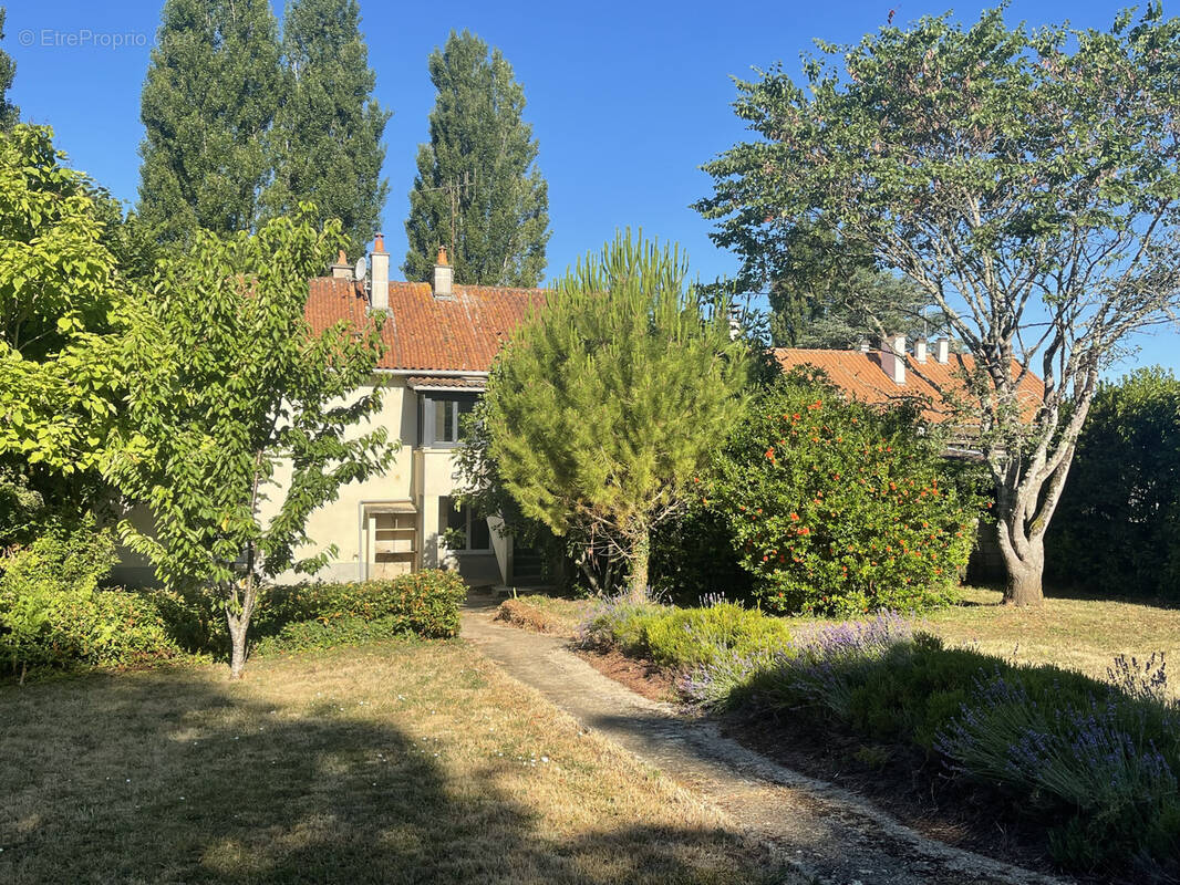 Maison à MIGNALOUX-BEAUVOIR