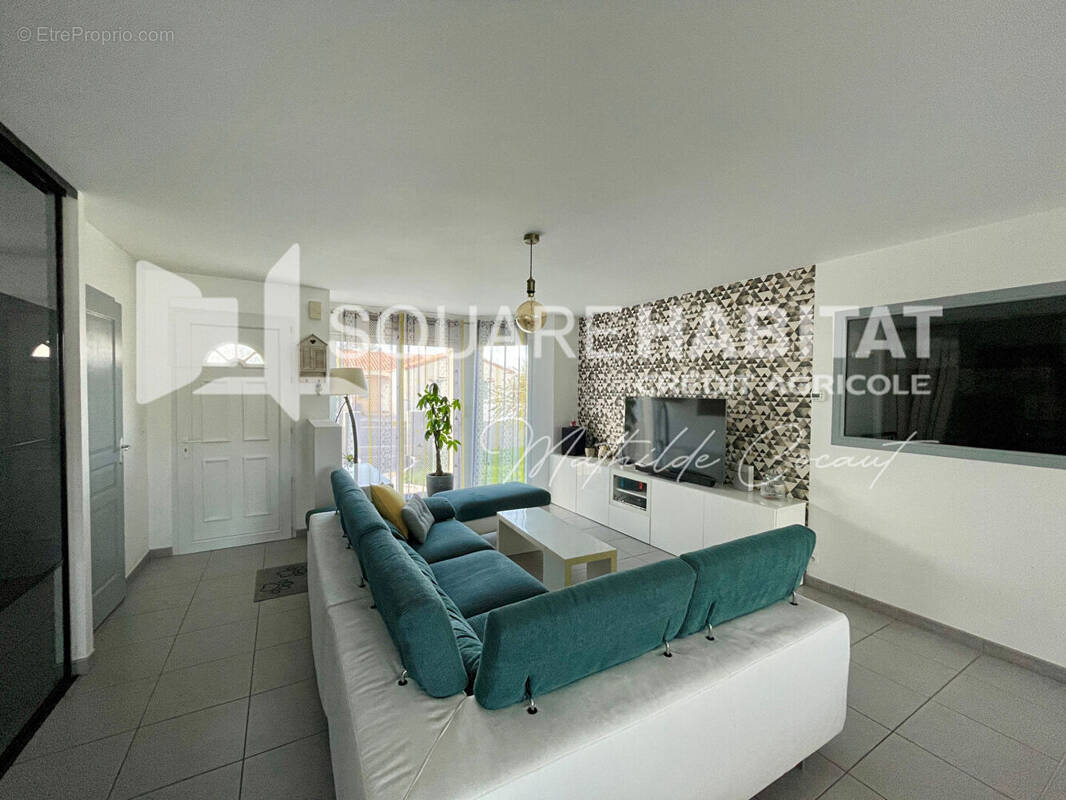 Maison à SAINT-MACAIRE-EN-MAUGES