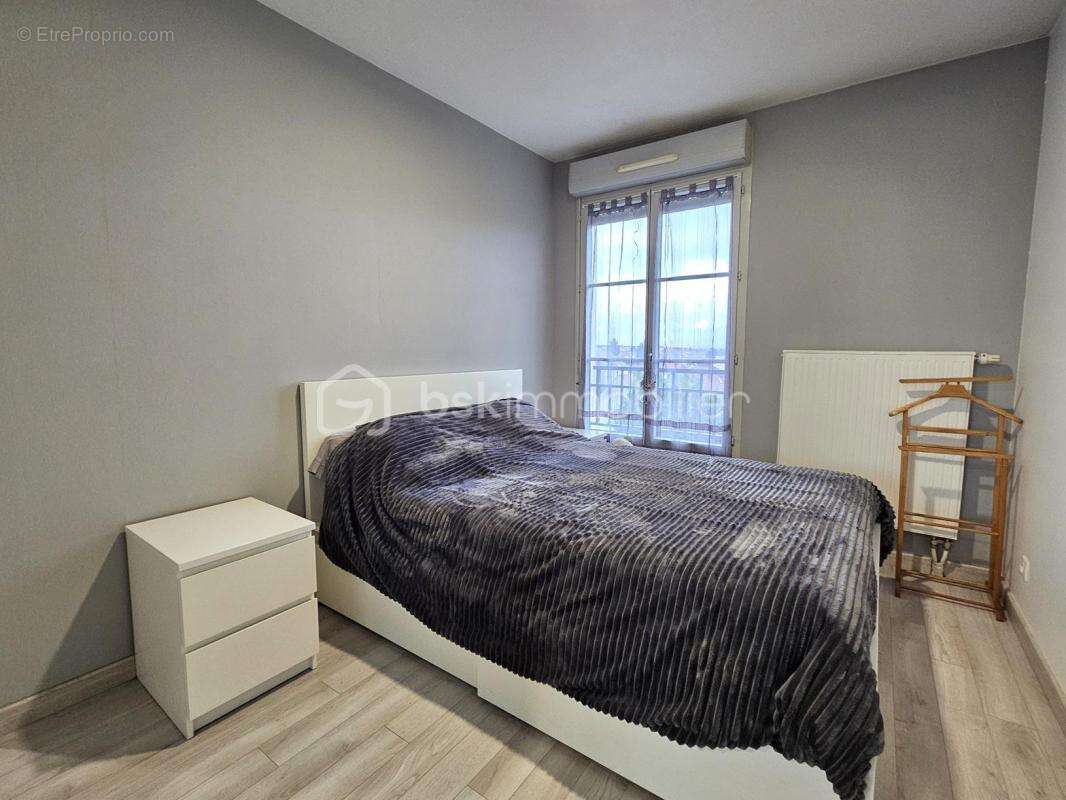 Appartement à VAUJOURS