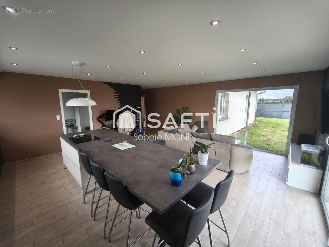 Photo 1 - Maison à MONTAGNAT