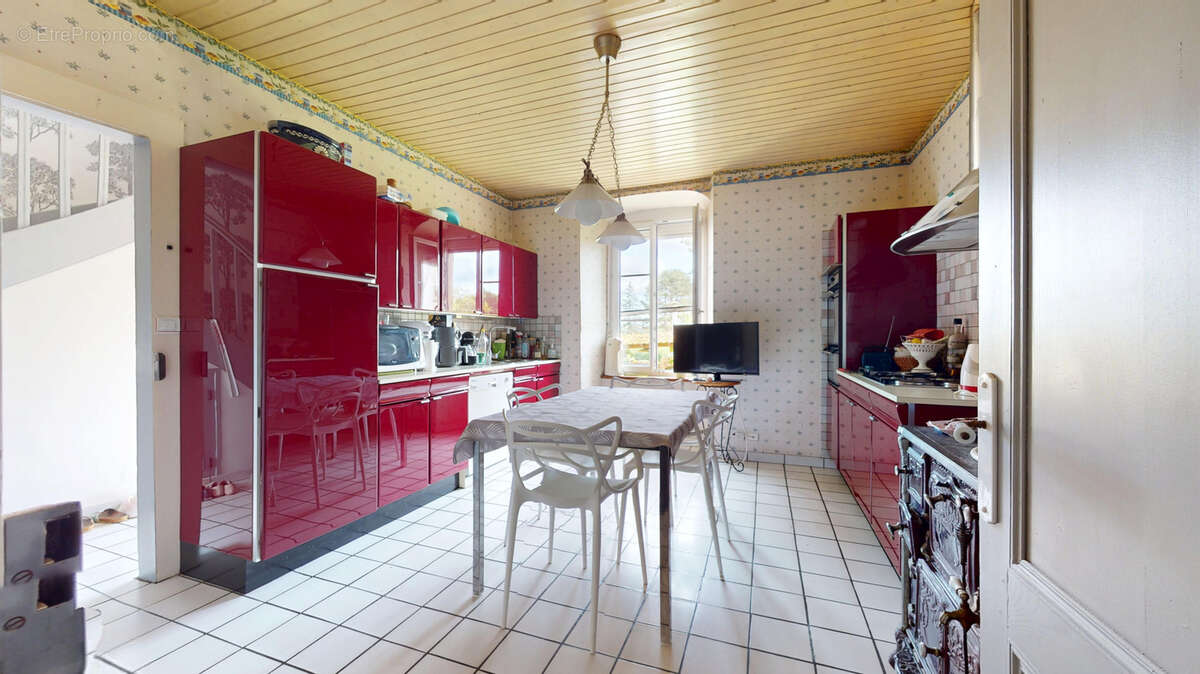 Maison à SERRE-LES-SAPINS