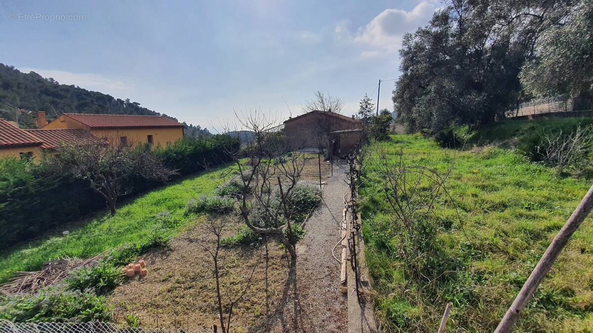 Terrain à LA TURBIE