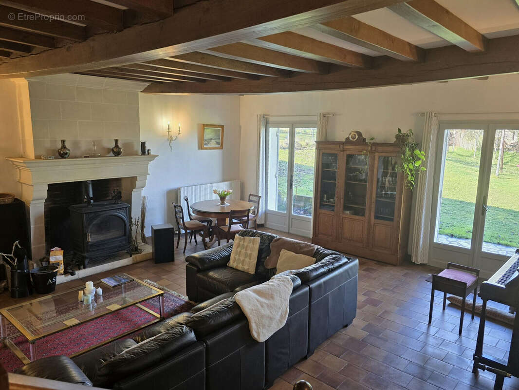 Maison 254 m² à Chalais  - photo 7