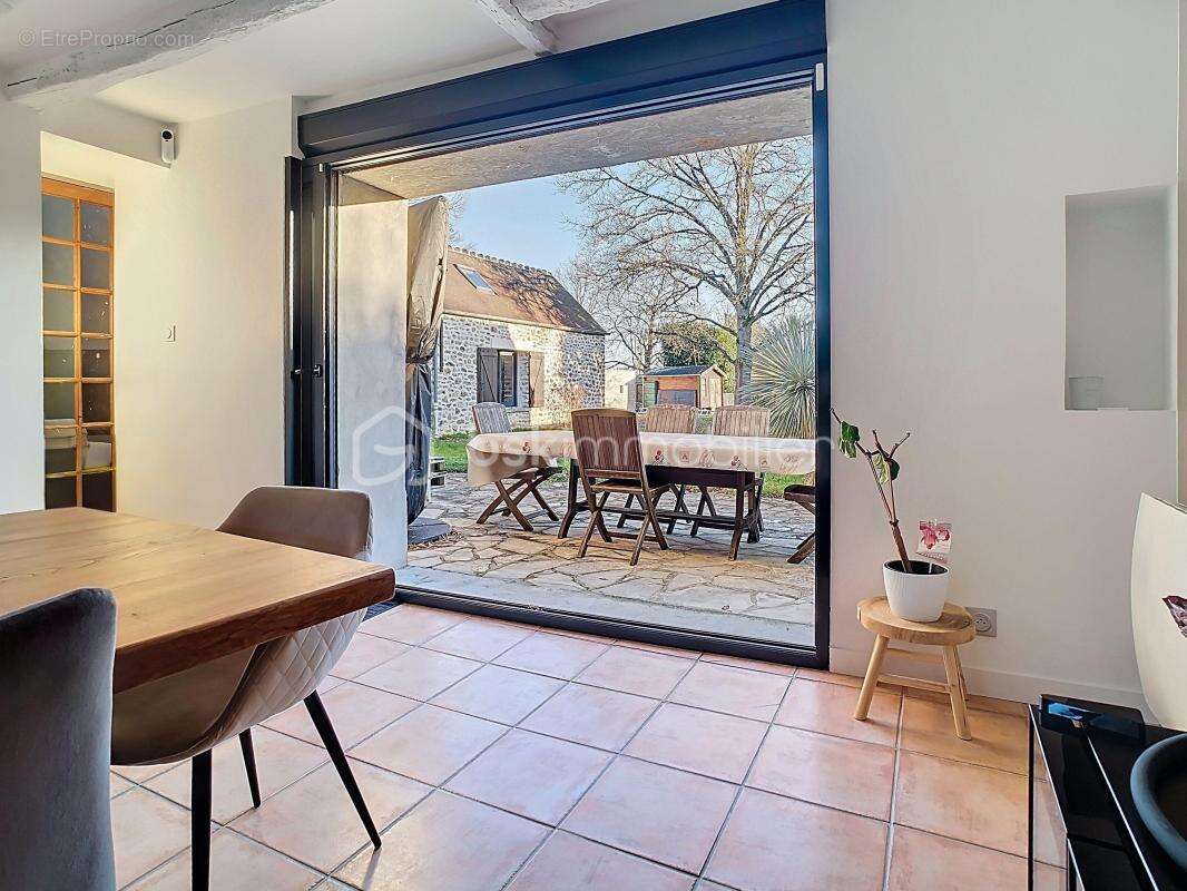 *** Maison de caractère + Appartement 2 pièces indépendant : charme de l'ancien rénové *** - photo 4