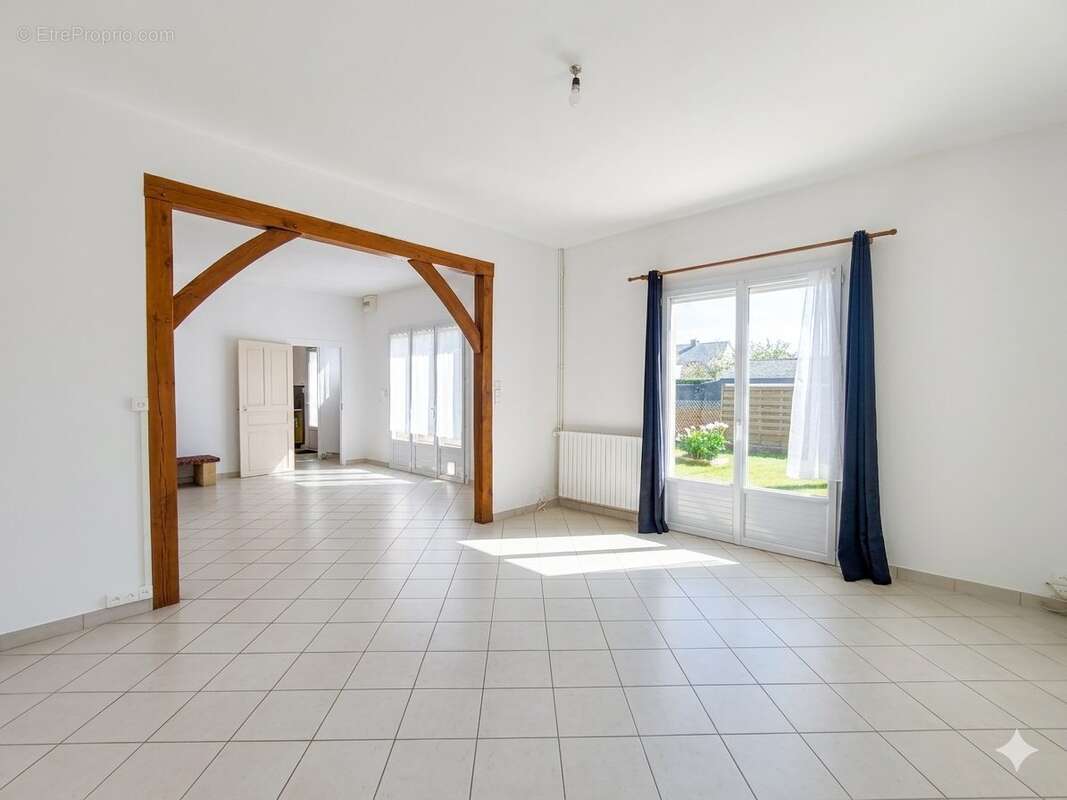 Maison à LES PONTS-DE-CE