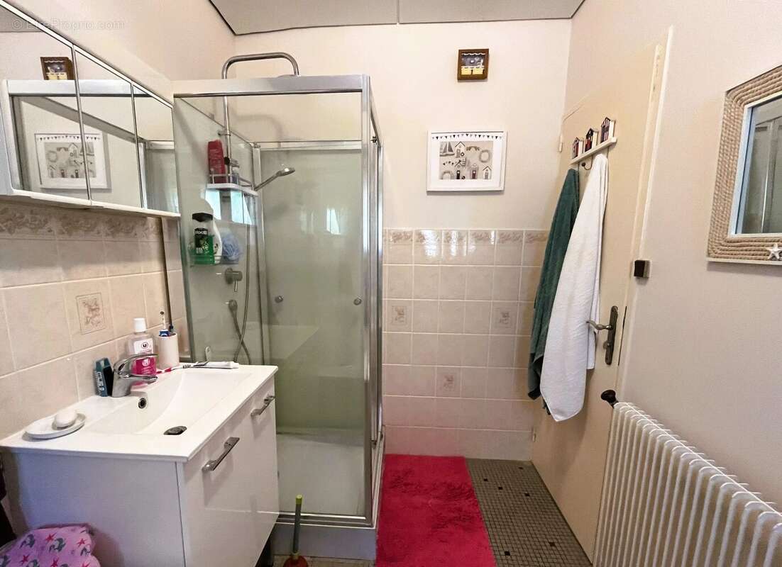 Maison à SALLES-LAVALETTE