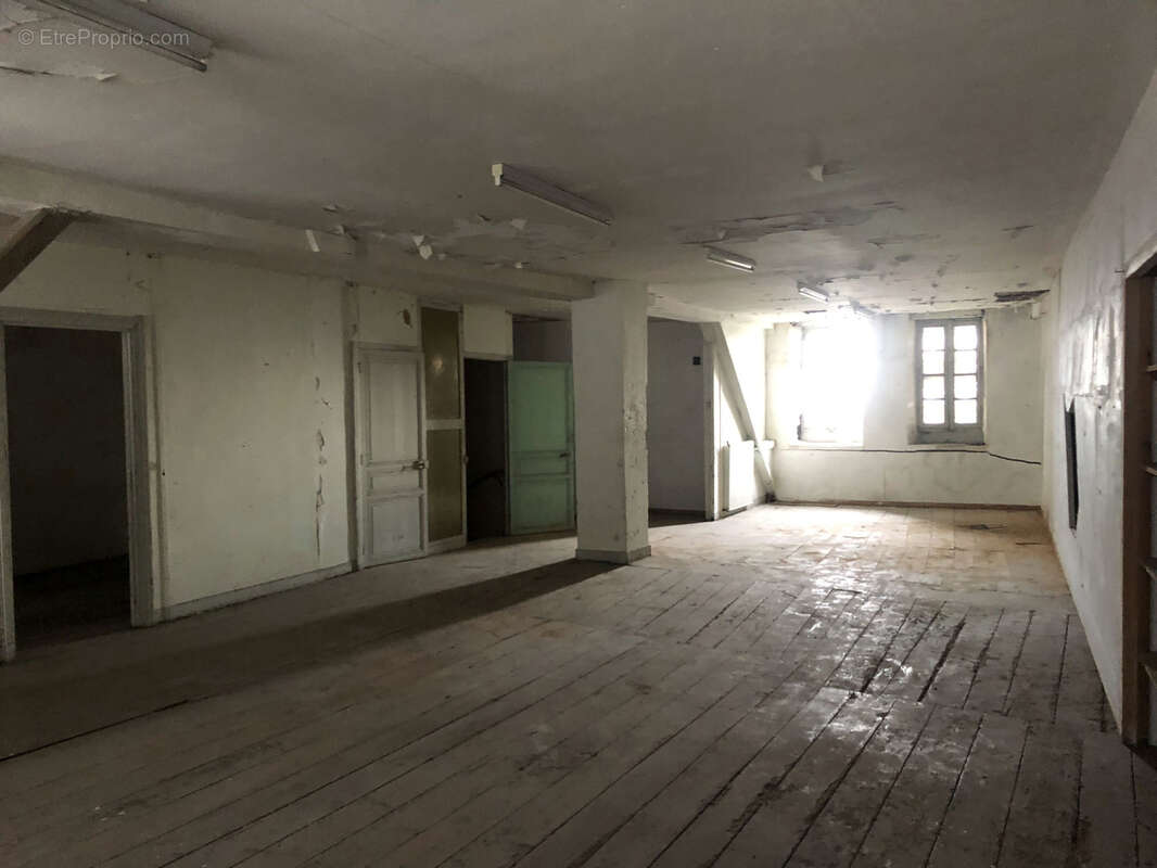 Appartement à BARBEZIEUX-SAINT-HILAIRE