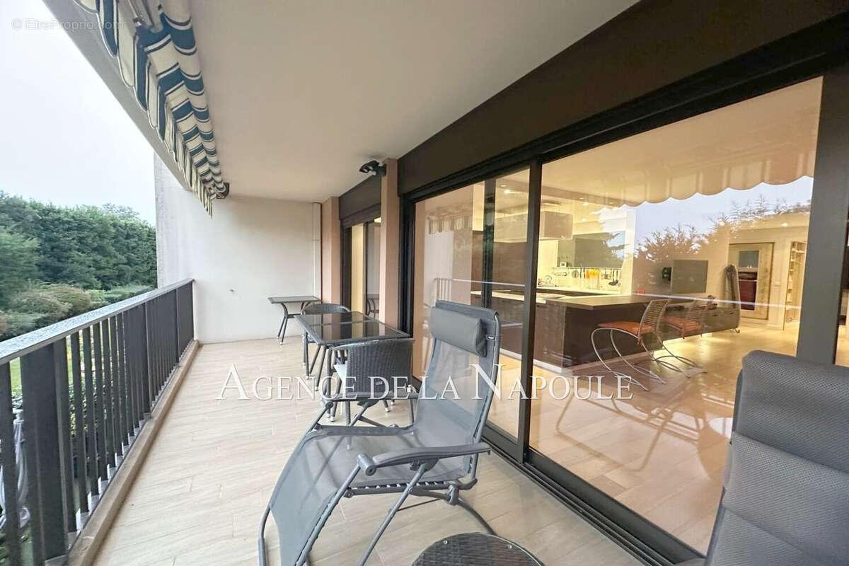 Appartement à MANDELIEU-LA-NAPOULE