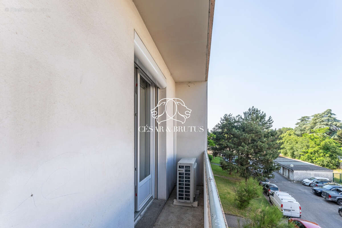 Appartement à DECINES-CHARPIEU