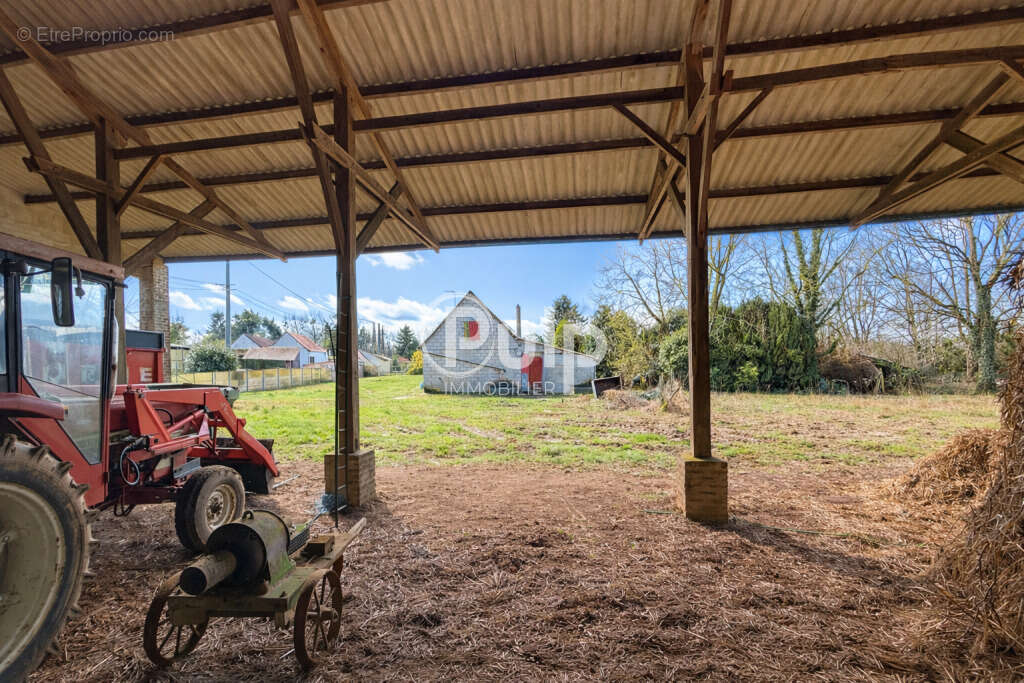 Charmante fermette avec dépendances et hangar sur plus de 4 000 m² - photo 11