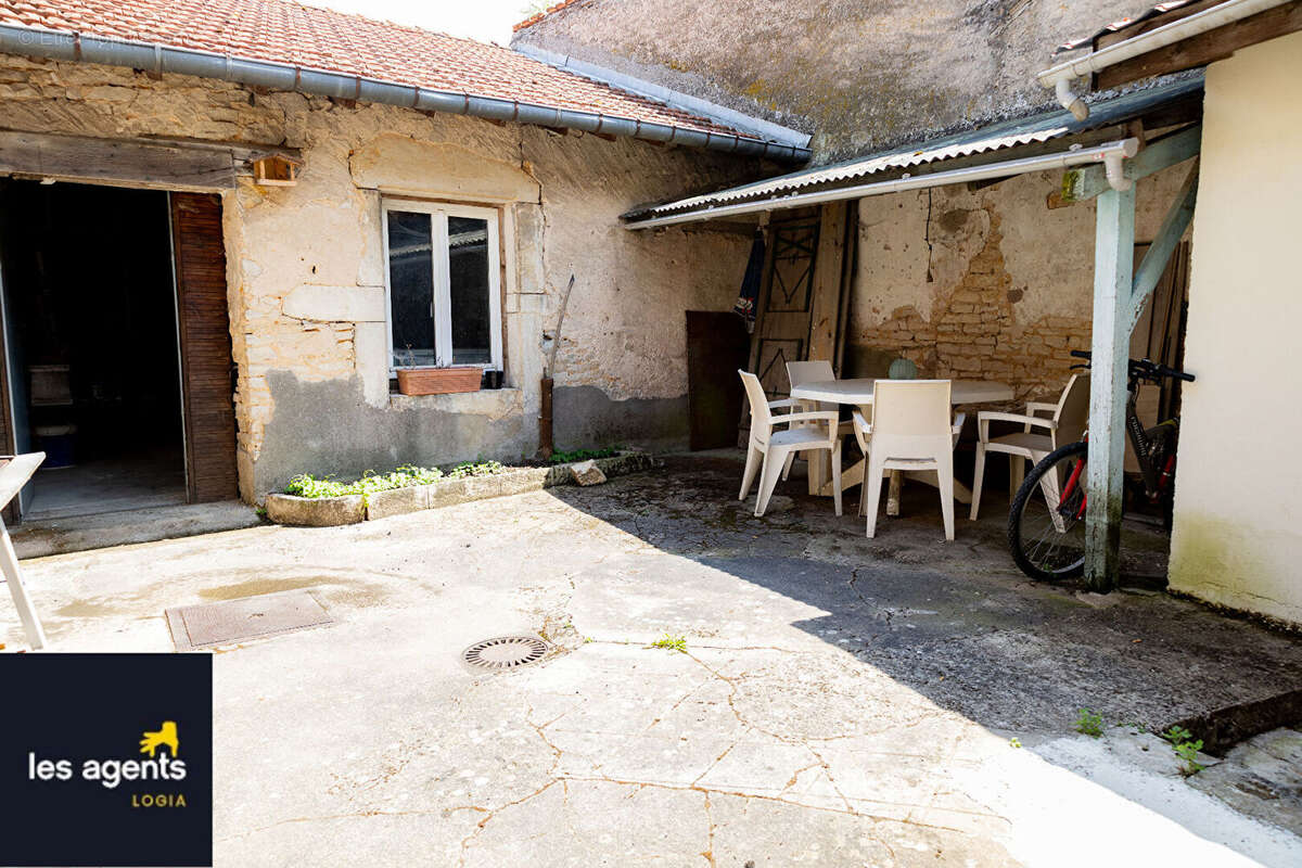 Maison à COLOMBEY-LES-BELLES