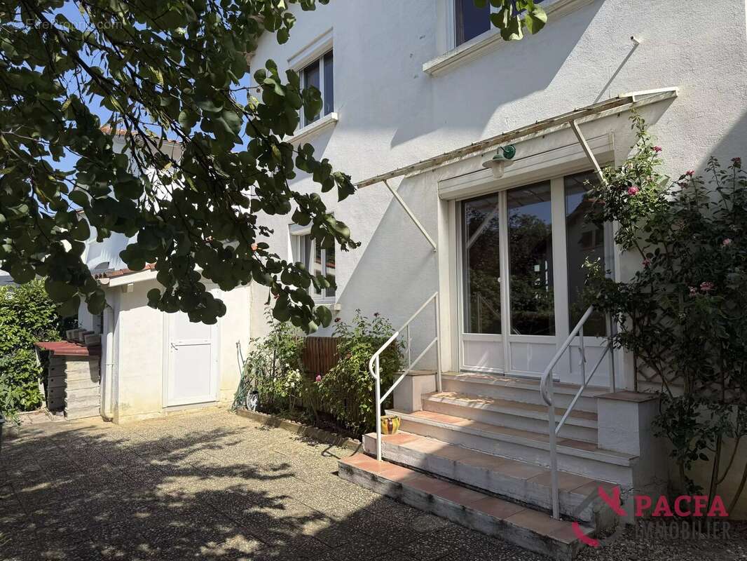 CASTRES -  Crabié, maison avec garage et jardin - photo 16