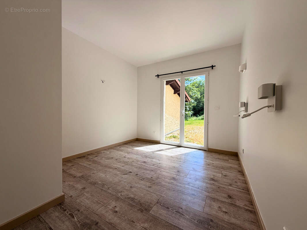SAINT-PIERRE-SUR-DOUX   Ensemble immobilier avec maison rénovée, corps de ferme et 1,76 hectare de terrain - photo 11