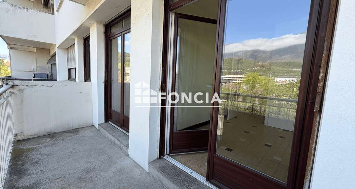 À découvrir ! Appartement T2 avec balcon, cave et parking – Proche centre-ville - photo 6
