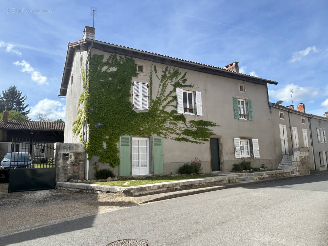 Maison à MASSIGNAC
