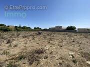 Terrain à MONTROY