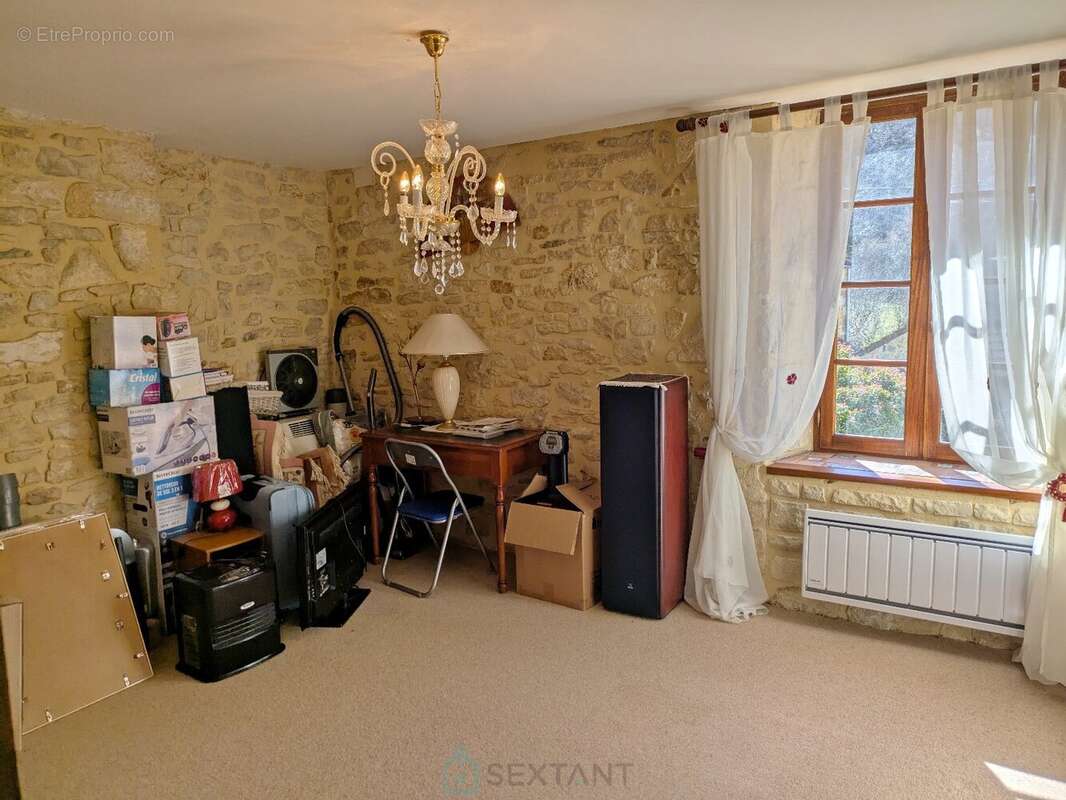 Ancien moulin en pierre de 160 m² avec piscine. - photo 10