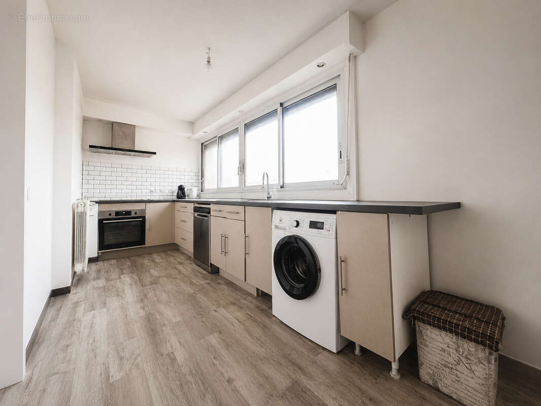 Appartement 3 pieces  - 78 m2- centre ville de saint raphael - photo 3