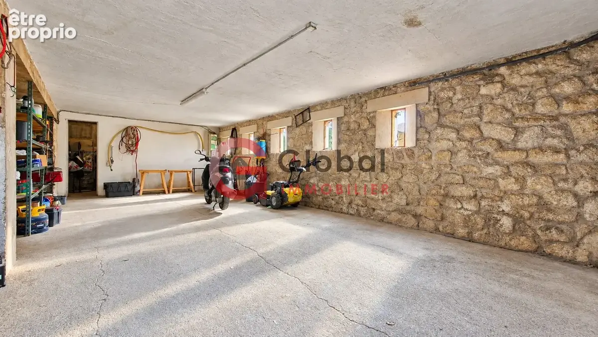 Propriété en campagne avec 2 maisons, terrain de 7 200 m2 et piscine   entre Grans et Cornillon-Confoux - photo 22