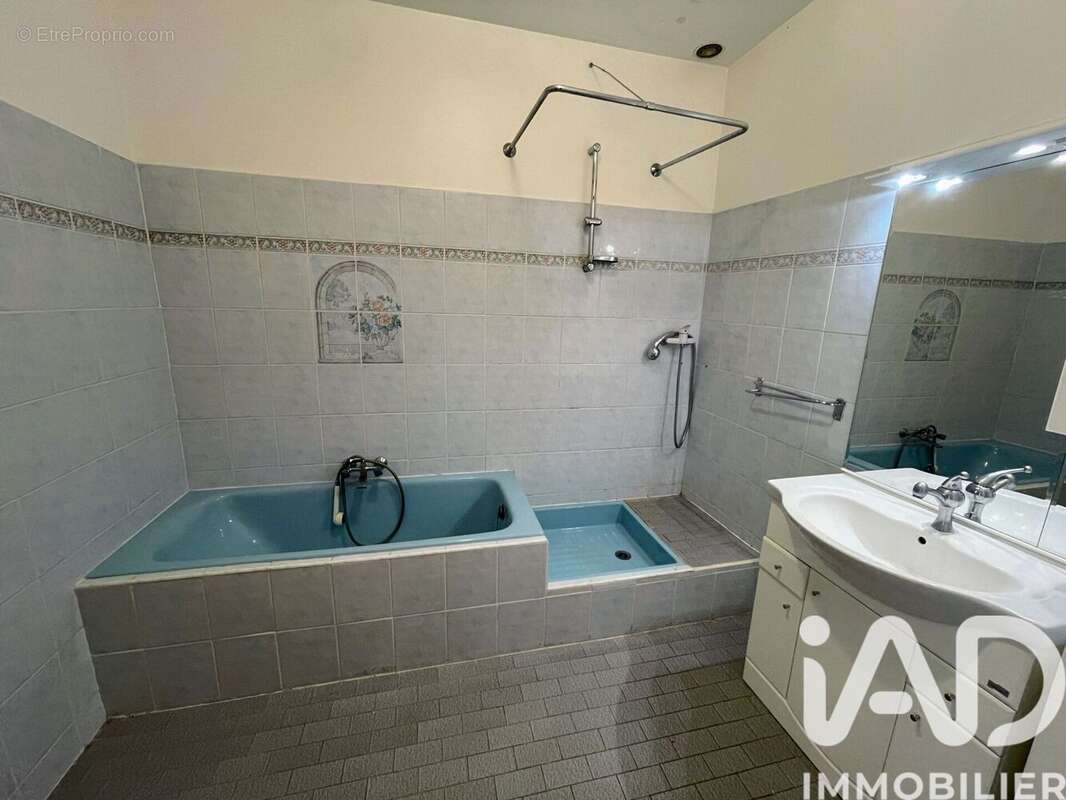 Maison 118 m² à Saint-Romain-De-Lerps  - photo 9