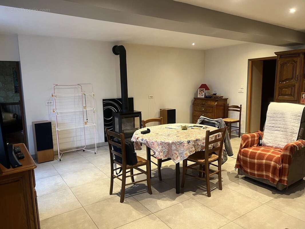 Maison à CHEVRIERES