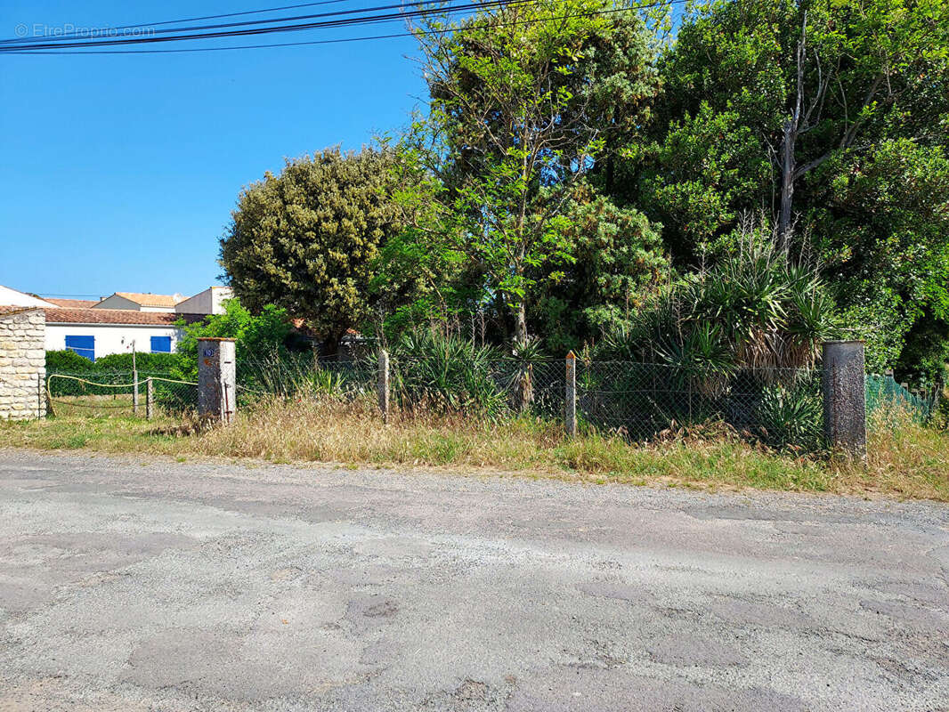 Terrain à SAINT-PIERRE-D&#039;OLERON