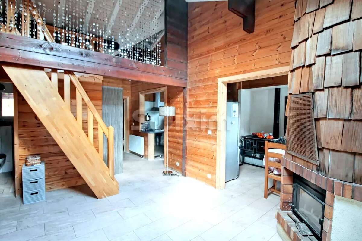 Maison à PERRIGNIER