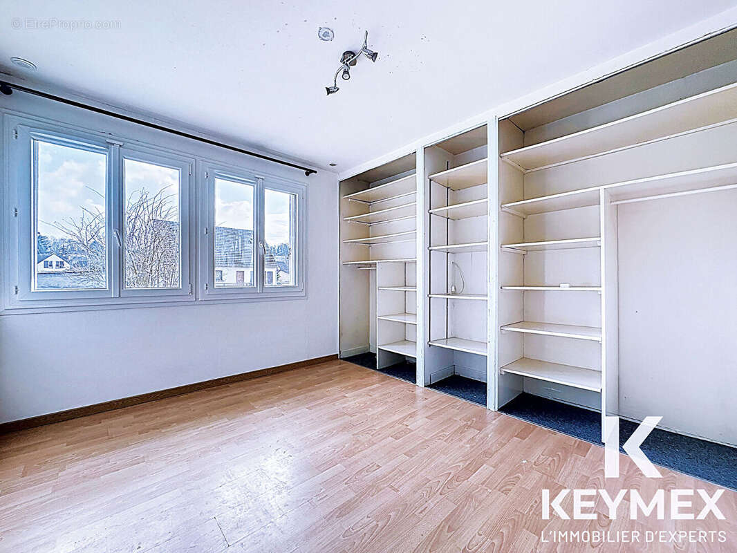 Maison à MERY-SUR-OISE