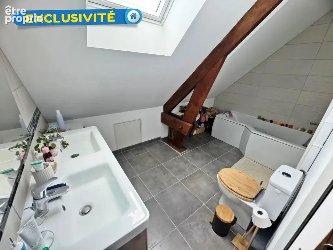 EXCLUSIVITE ! Maison rénovée d'environ 115 m2 avec 4 chambres et 1 149 m2 de jardin à Châteauneuf-sur-Loire ! - photo 7