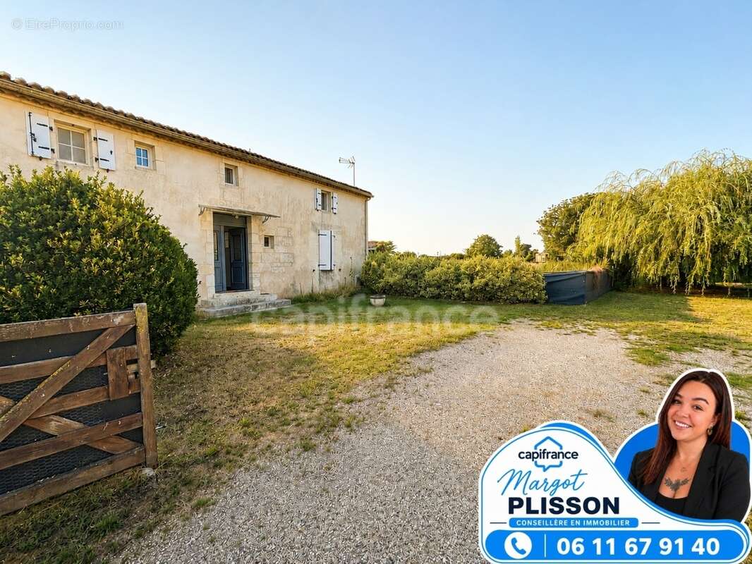 Maison à CORME-ROYAL