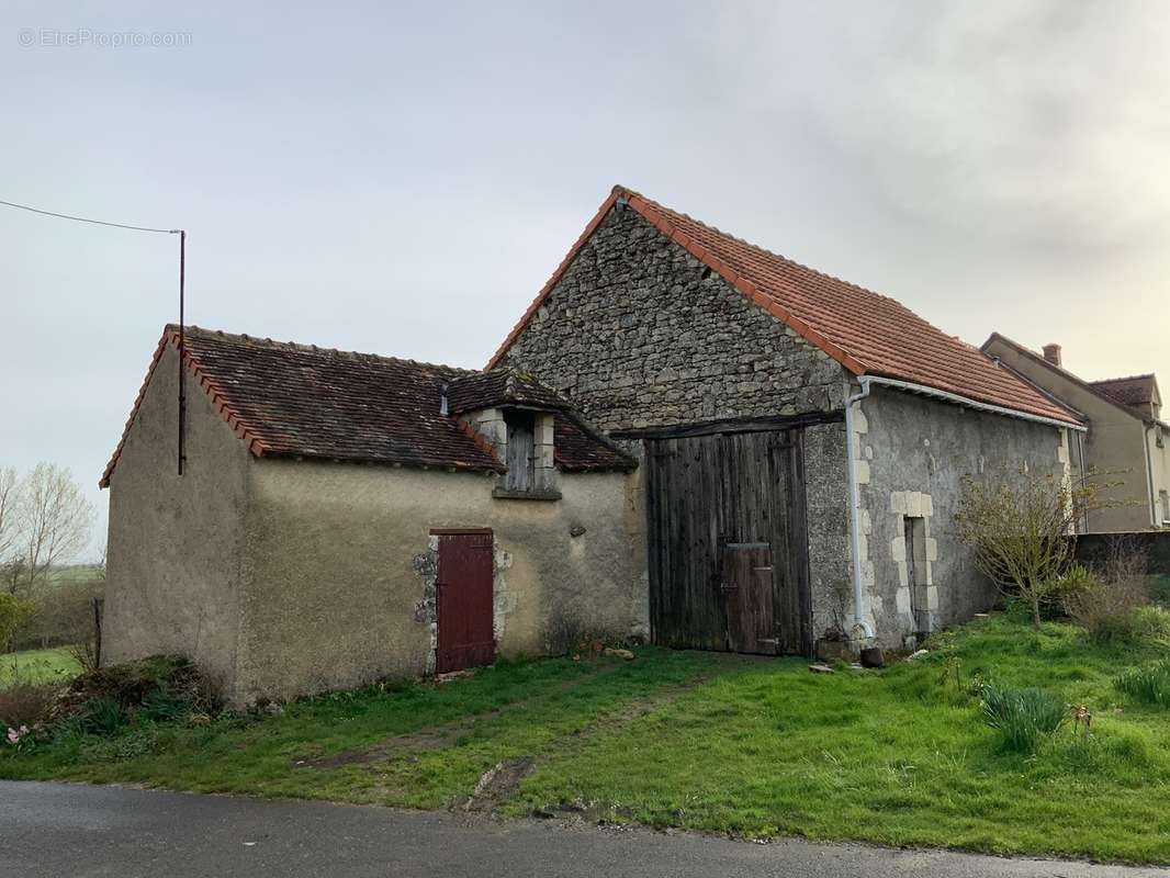 Maison à COUSSAY-LES-BOIS
