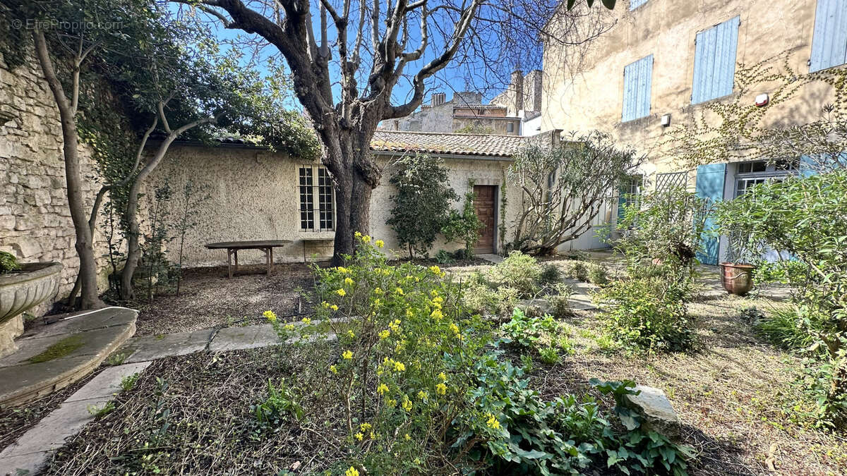 Maison à PERNES-LES-FONTAINES