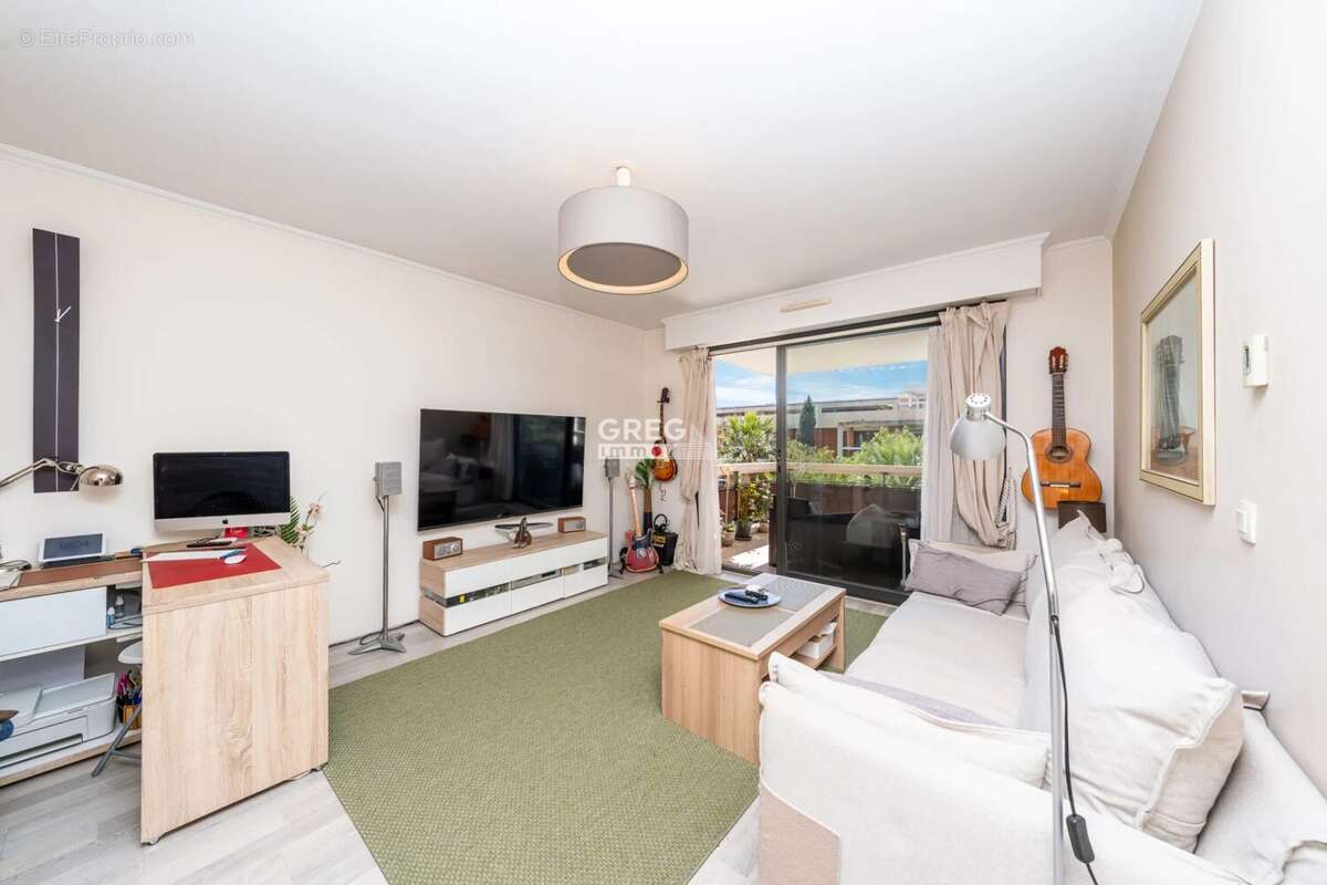 Appartement à VILLENEUVE-LOUBET