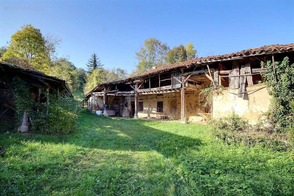 Maison à CHEVRIERES