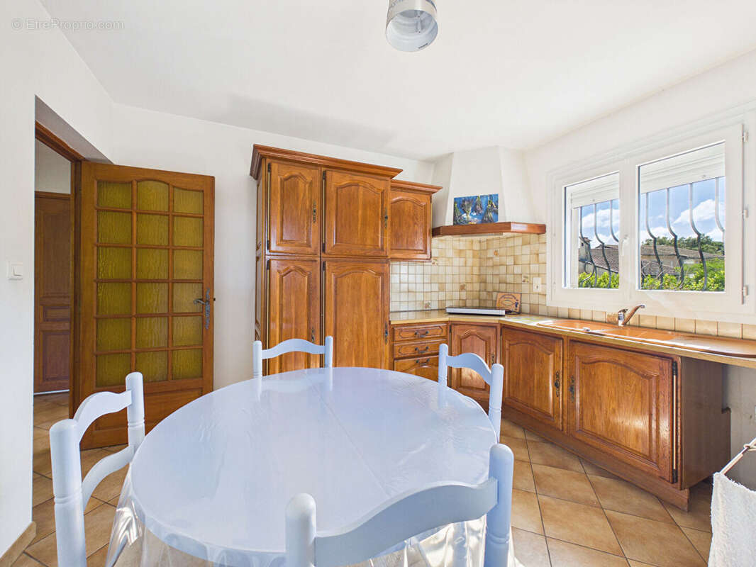 Maison à MONTELIMAR