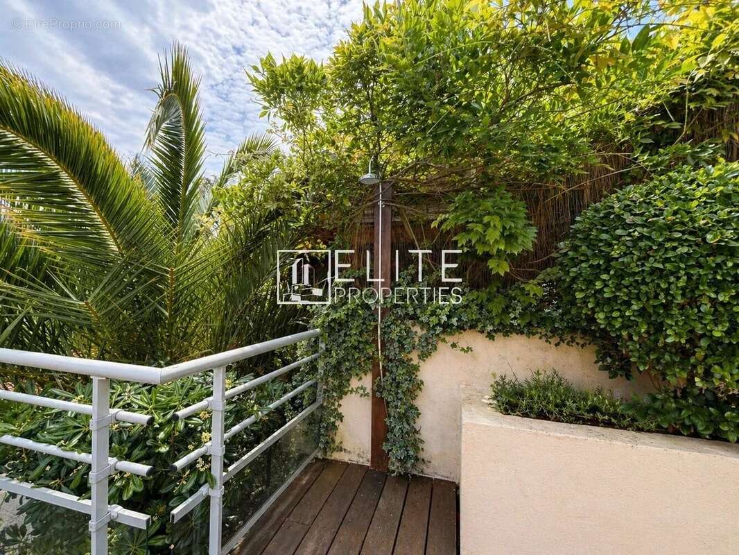 Maison à MANDELIEU-LA-NAPOULE