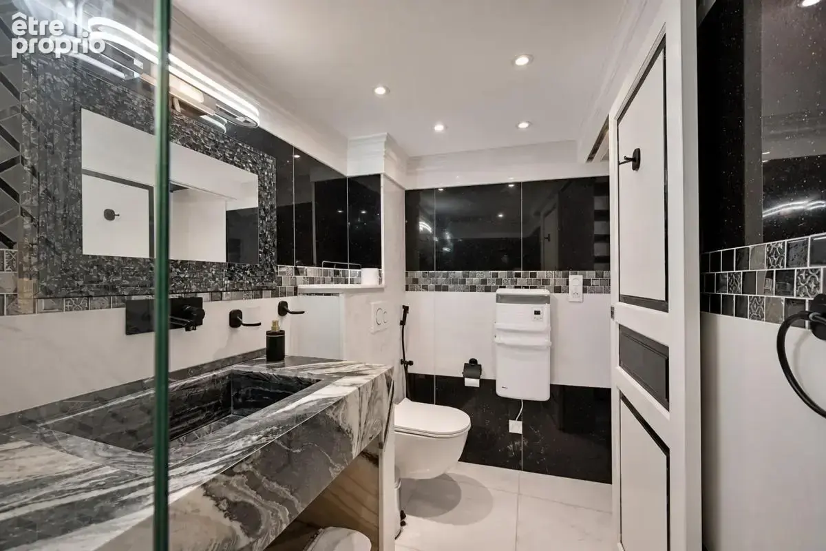 Avignon intra-muros – Immeuble de rapport rénové, de 8 logements, vendu entièrement meublé - photo 28