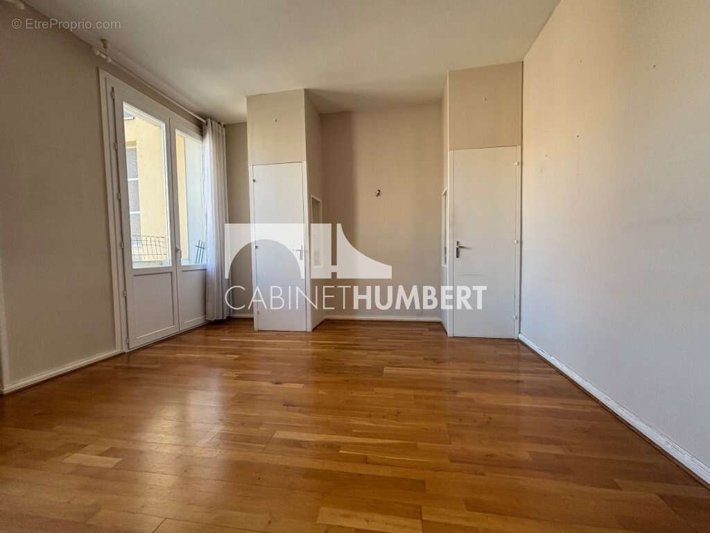 Appartement 102 m² à Saint-Etienne  - photo 4