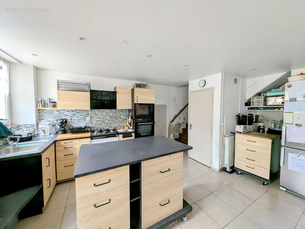 Maison à NEUILLY-SAINT-FRONT