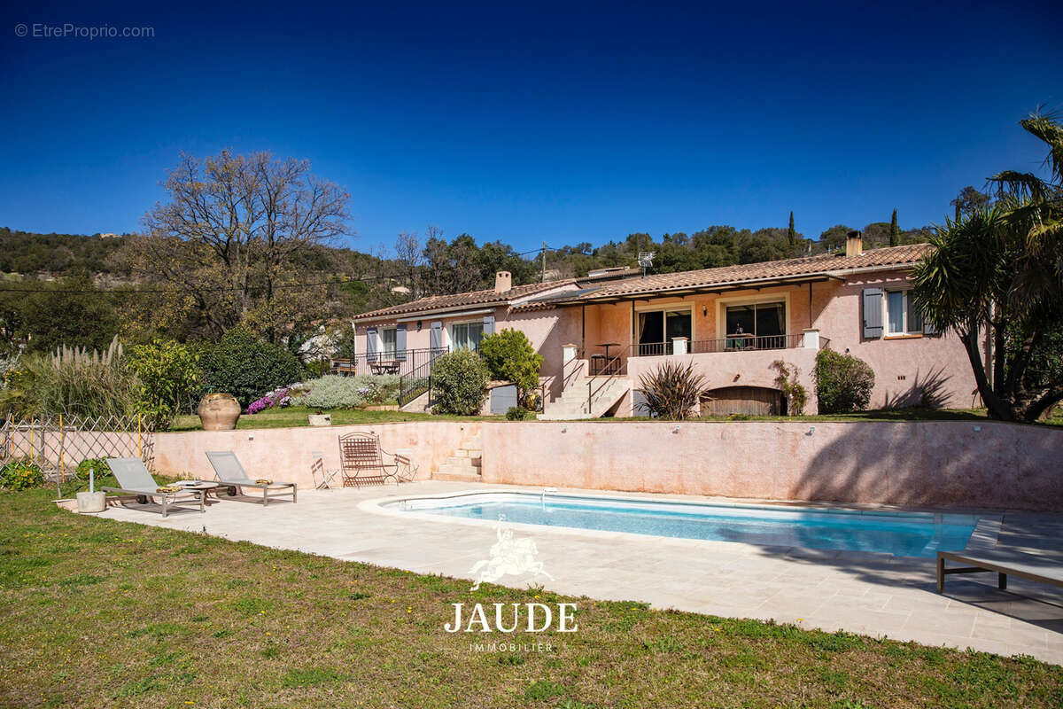 Maison à PLAN-DE-LA-TOUR