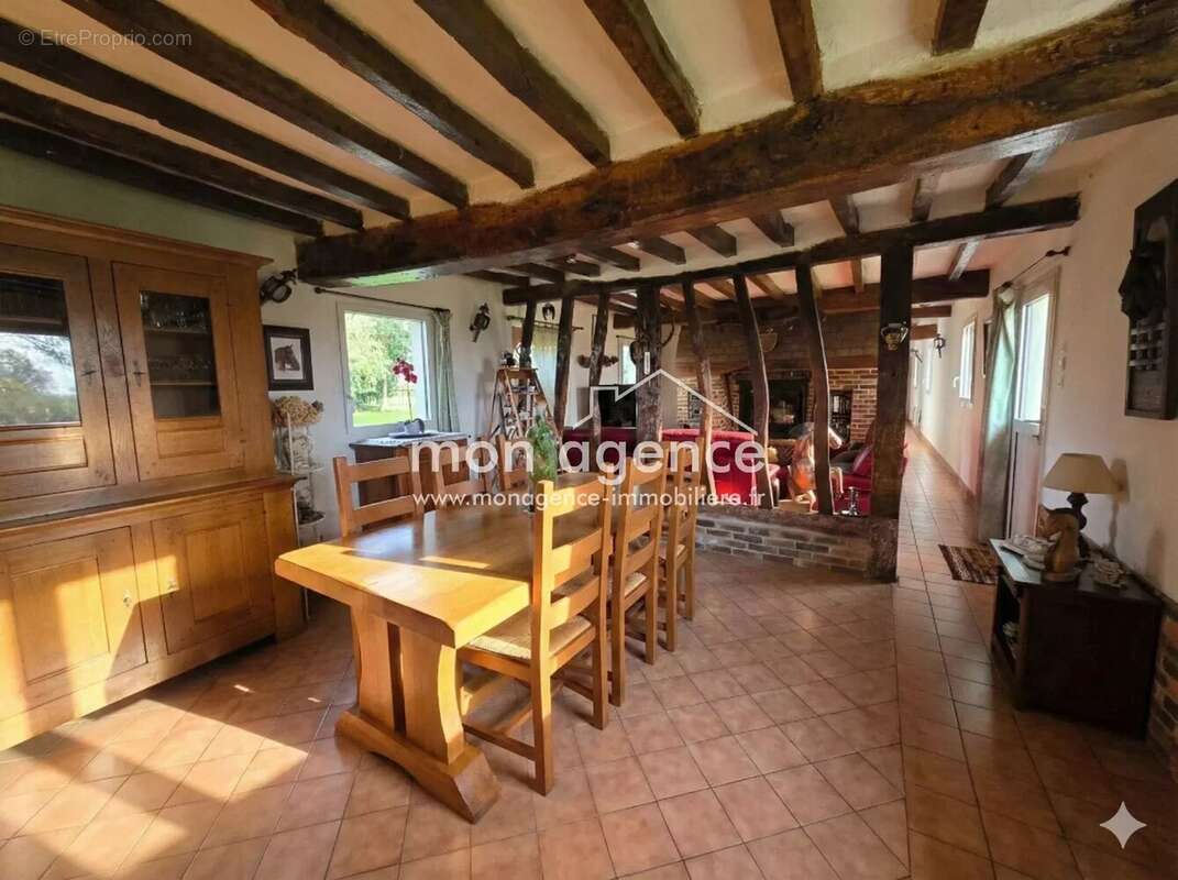 Maison à NEUFCHATEL-EN-BRAY