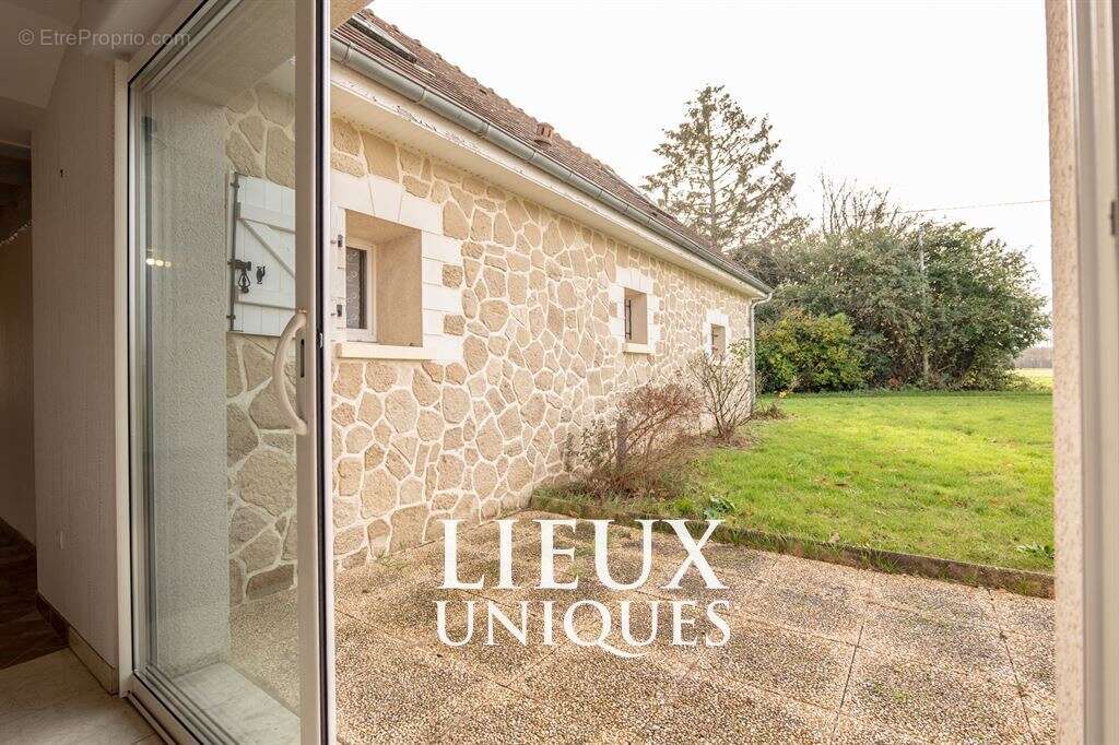 Maison à PRUNAY-CASSEREAU