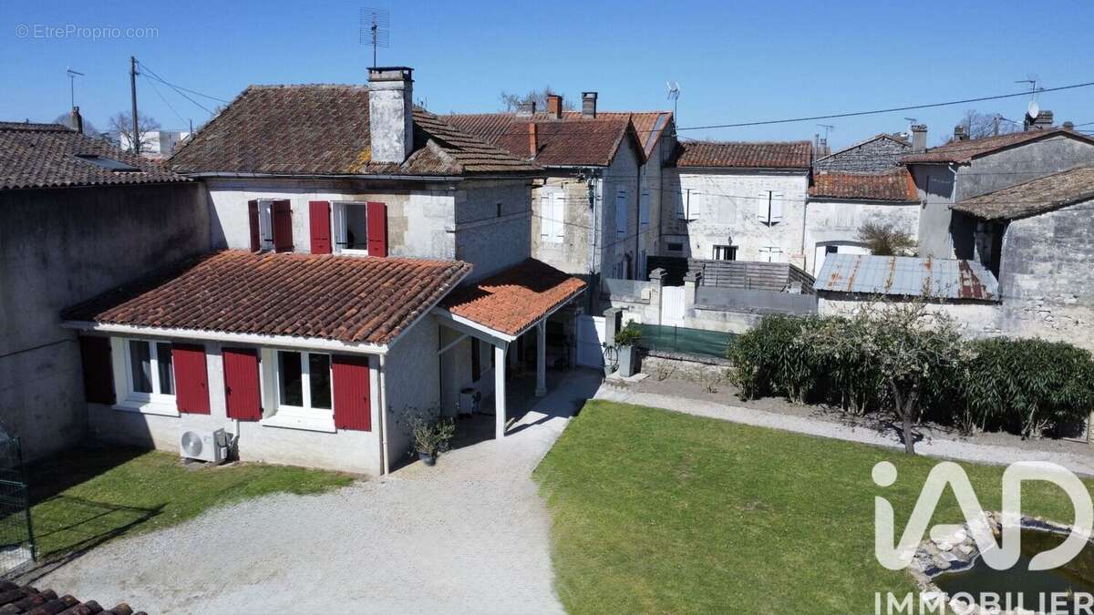 Photo 3 - Maison à LA COURONNE