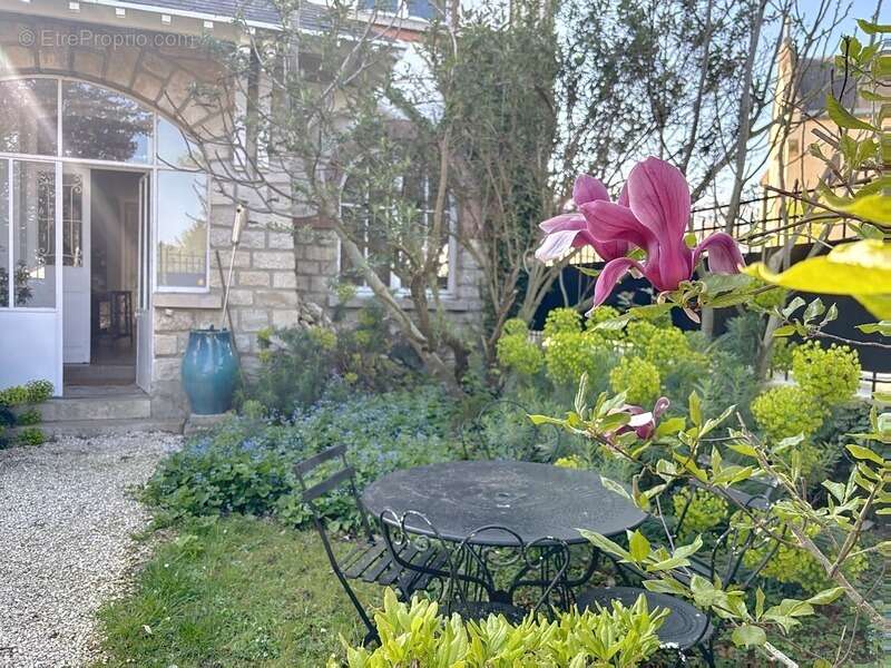 Maison à GUEUX