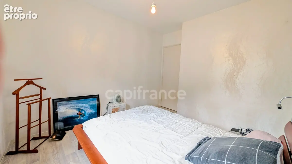 Appartement  T3 - 60,5 m² - 2 chambres  avec Garage et Parking - Centre ville - CHATEAULIN (29) - photo 8