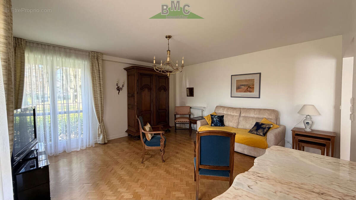 Appartement à LE PLESSIS-BOUCHARD