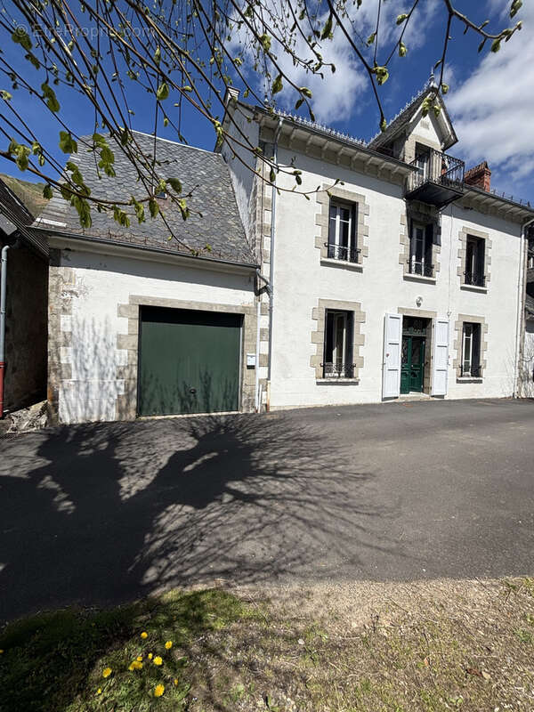 Maison à SAINT-PROJET-DE-SALERS